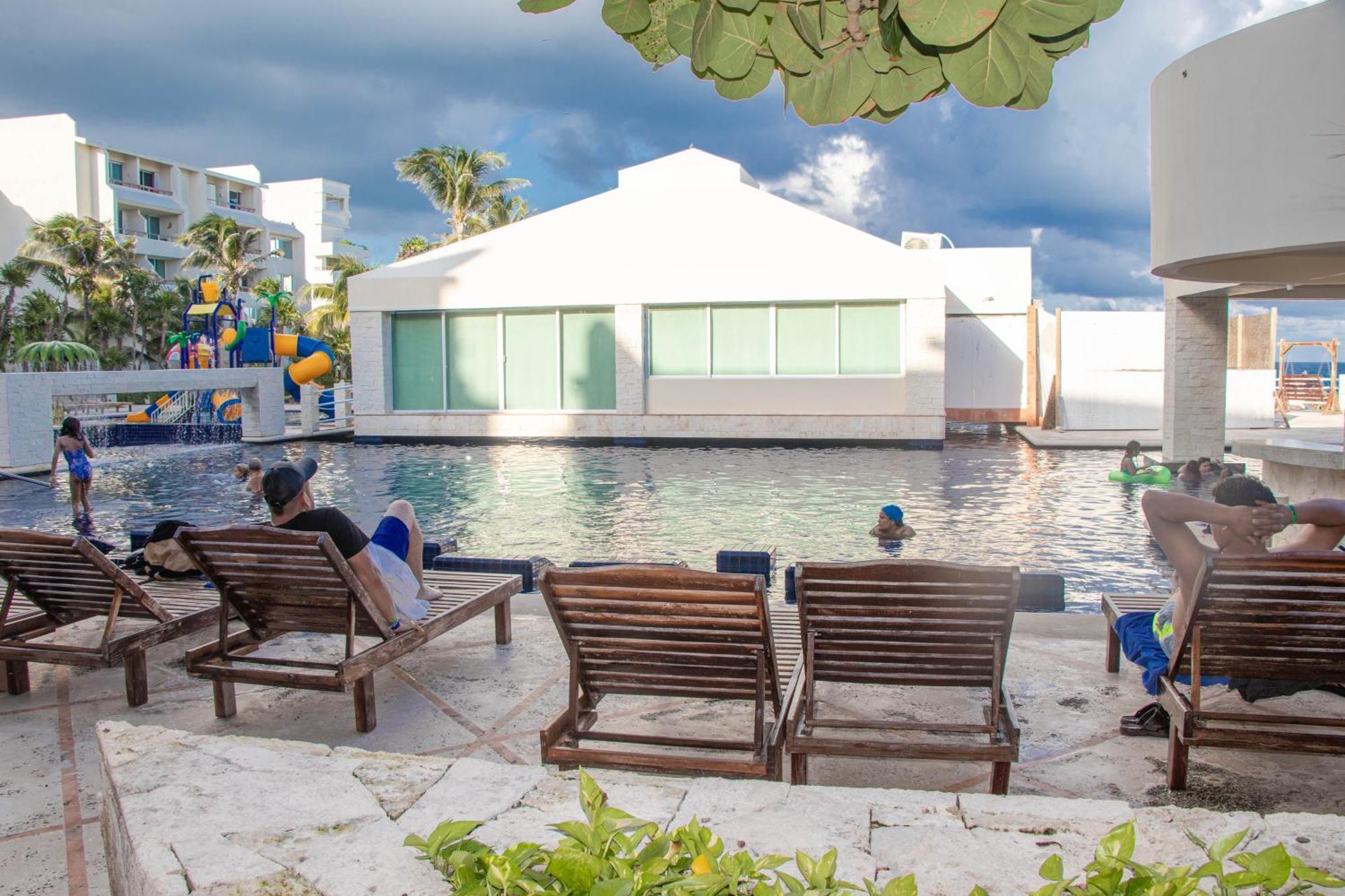Beachfront Apartments Cancun Luaran gambar
